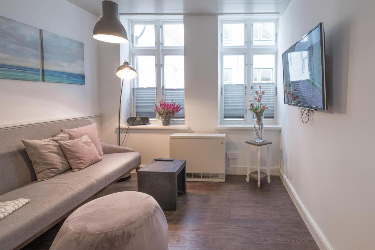Apartmenthaus Theodor Storm Daemmerstunde ฮูซุม ภายนอก รูปภาพ